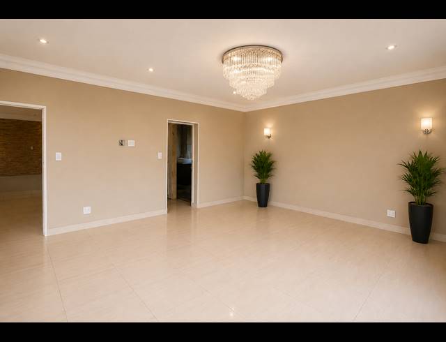 6 BEDROOM GOLF ESTATE FOR SALE IN BLUE VALLEY GOLF ESTATE